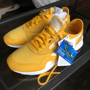 Reebok Classic Nylon Sneaker Women's 6.5 in Mustard Yellow NWT